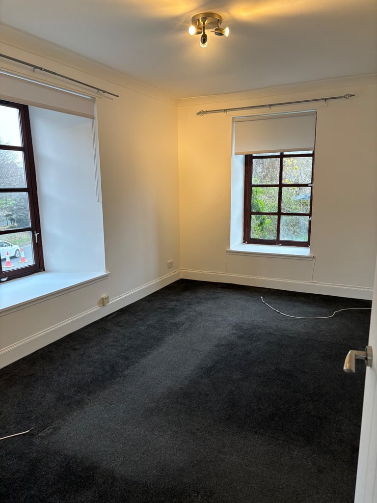 !! Immaculate Modern Flat for Rent !! 