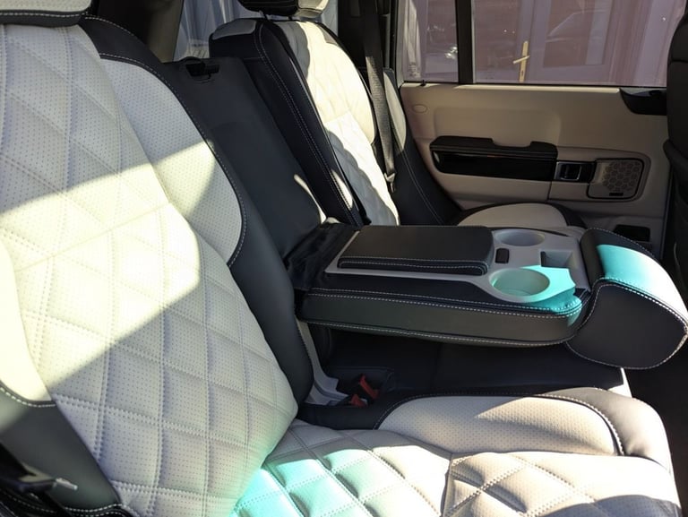 2011 Land Rover Range Rover 4.4 TD V8 Vogue SUV 5dr Diesel Auto 4WD Euro 5 (313 bhp) ESTATE Diese...