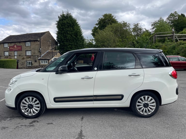 2015 Fiat 500L 1.6 Multijet 120 Lounge 5dr [7 Seat] a/c Pan roof MPV Diesel Manual