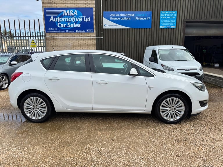 2014 Vauxhall Astra 1.4 16v Excite Euro 5 5dr HATCHBACK Petrol Manual