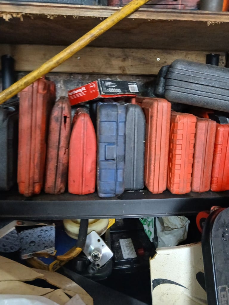 Garage tools 