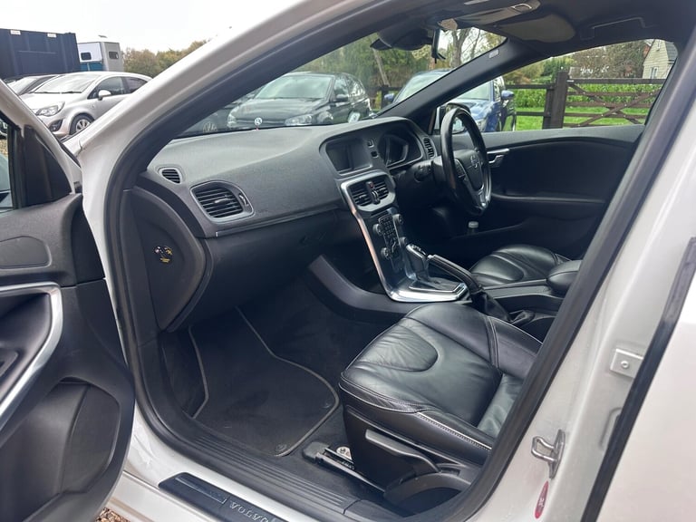 2015 Volvo V40 1.6 D2 R-Design Lux Powershift Euro 5 (s/s) 5dr HATCHBACK Diesel Automatic