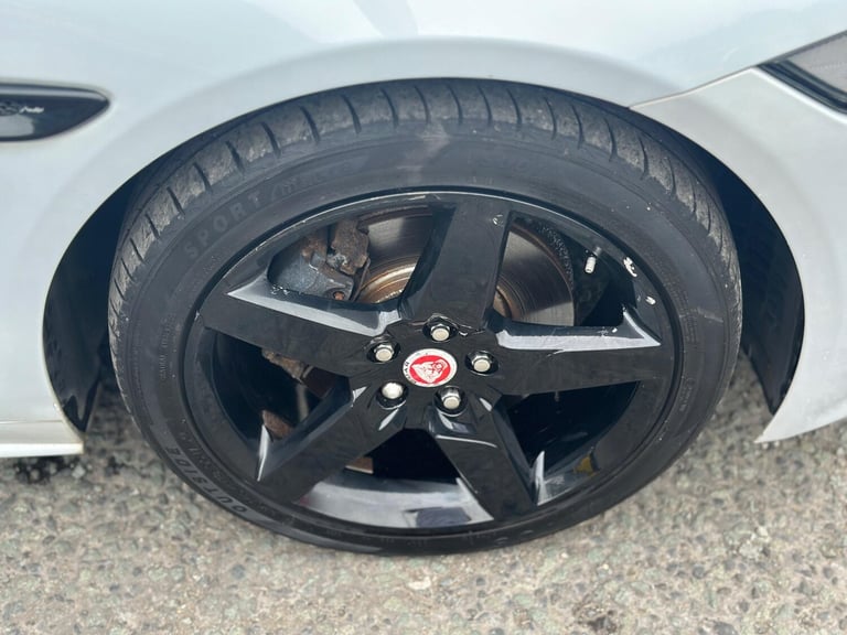 2015 Jaguar XE 2.0d [180] R-Sport 4dr Auto SALOON DIESEL Automatic