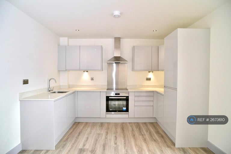 2 bedroom flat in Long Close Lane, Leeds, LS9 (2 bed) (#2673610)