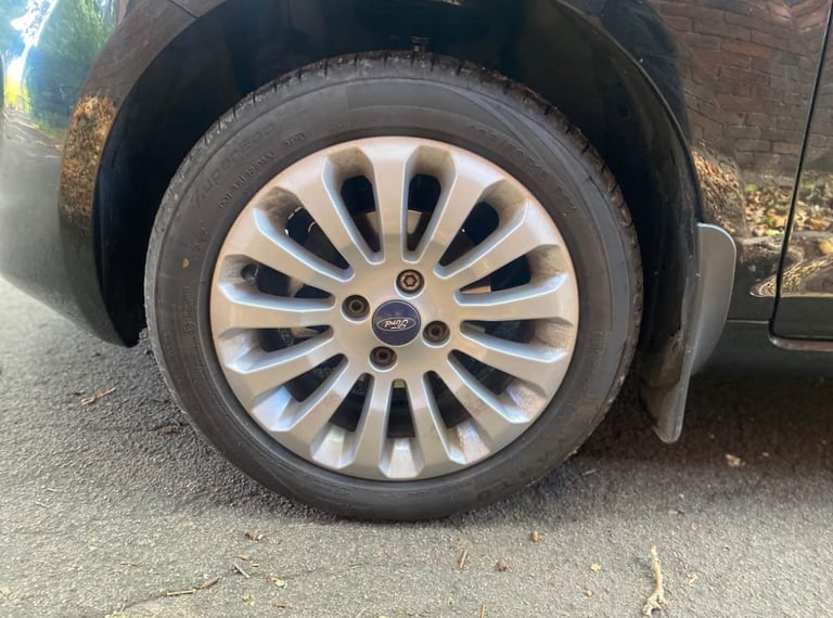 Ford, KA, Hatchback, 2015, Manual, 1242 (cc), 3 doors