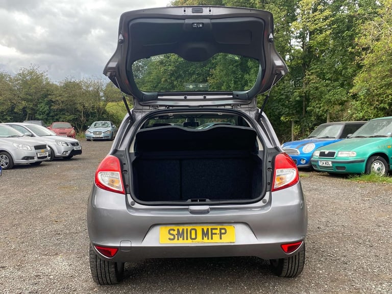 2010 Renault Clio 1.1 Clio Dynamique TomTom 16V 3dr Hatchback Petrol Manual