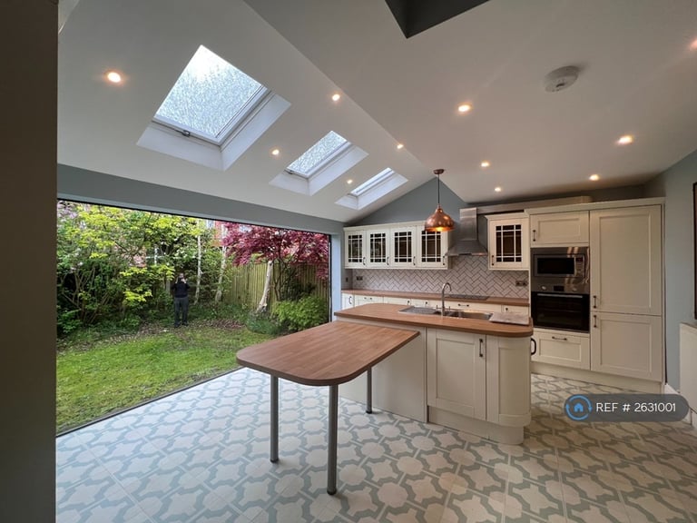 4 bedroom house in Holmwood Road, Manchester, M20 (4 bed) (#2631001)