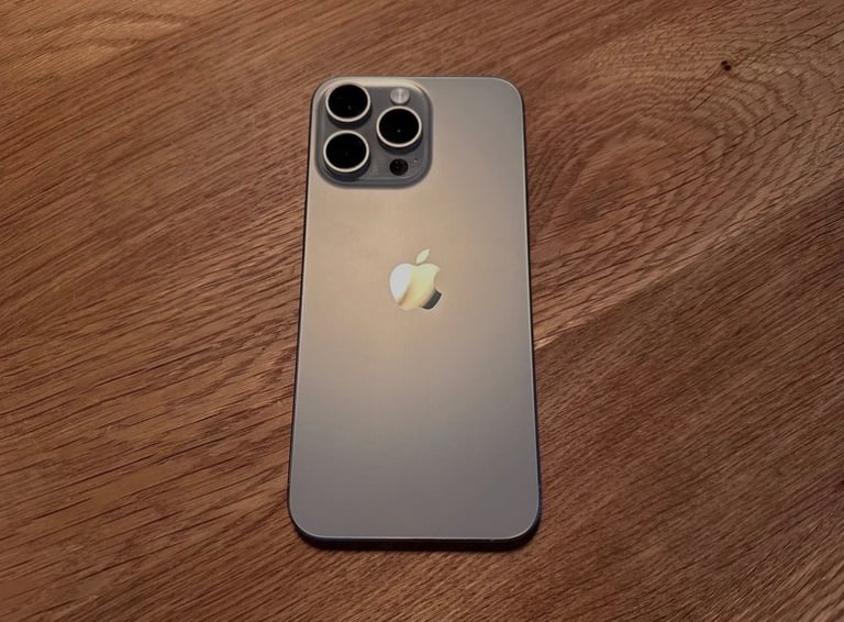 iPhone 16 Pro 512 GB Titanium Silver 100% battery 
