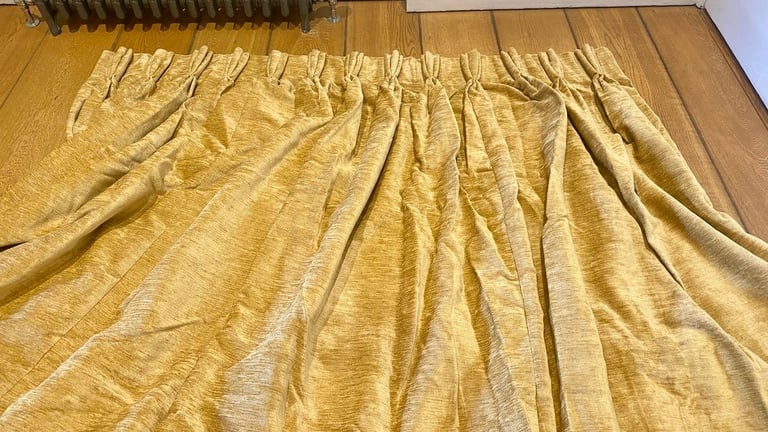 image for PAIR OF CURTAINS