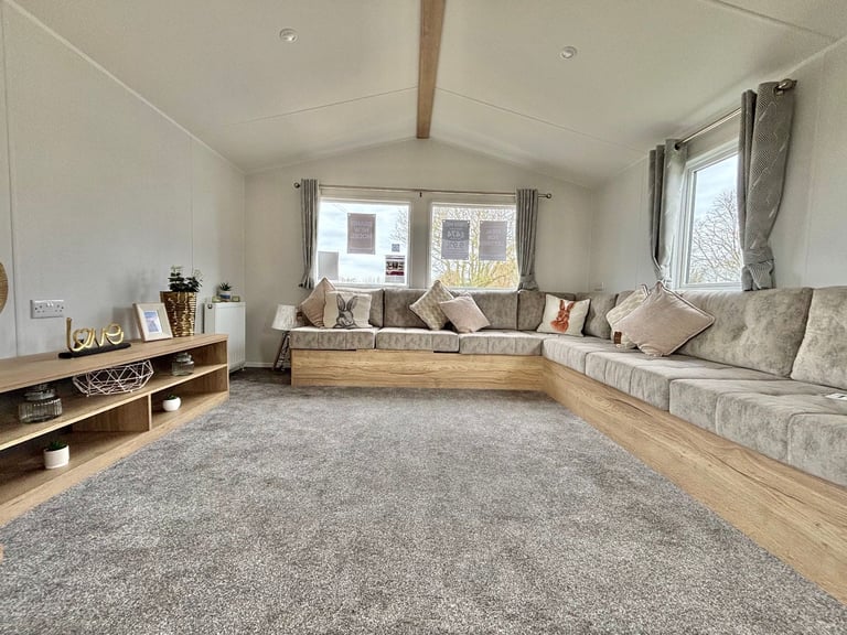 BRAND NEW STATIC CARAVAN FOR SALE AT BROADLAND SANDS HOLIDAY PARK - 11.5 MONTH OWNER SEASON