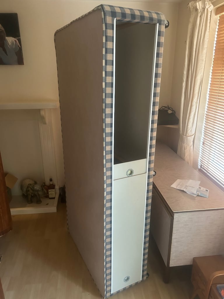 Single divan sliding door
