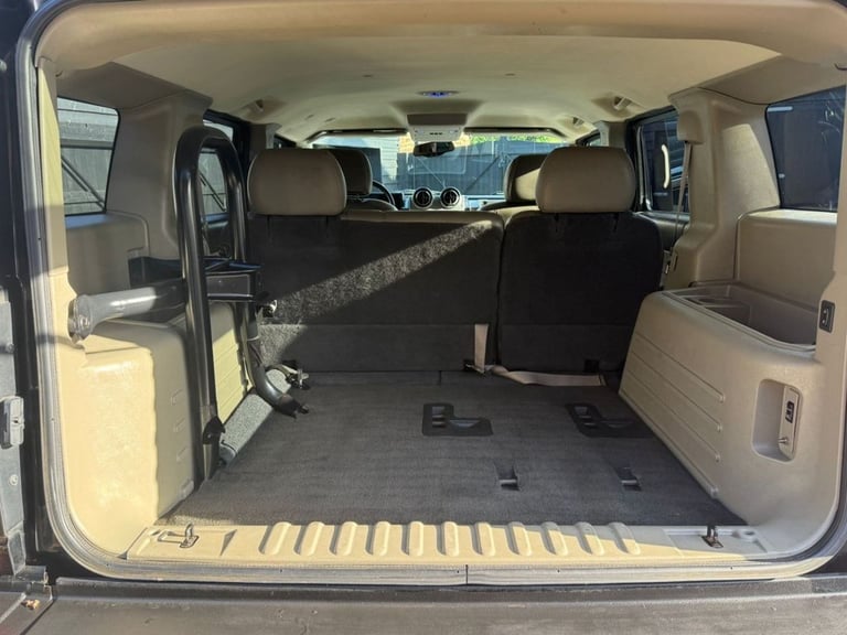 2003 Hummer H2 Hummer H2 6.0  Saloon PETROL Automatic