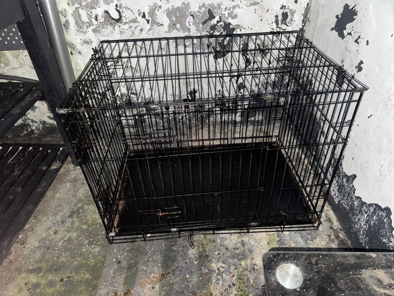 1x Medium Dog Cage 1x Medium Dog Pen