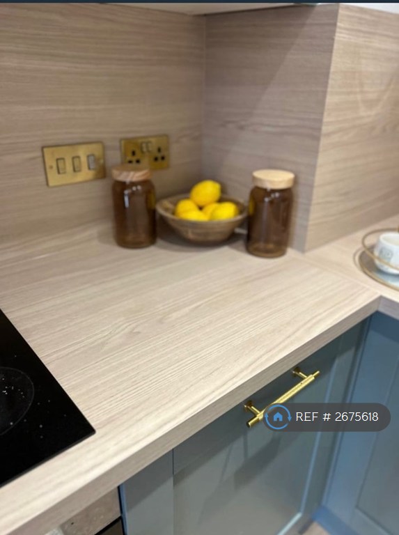 1 bedroom flat in Northfield Place, Aberdeen, AB25 (1 bed) (#2675618)