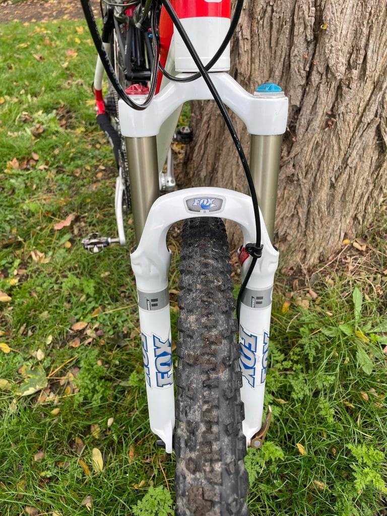 Full suspension mountain bike 