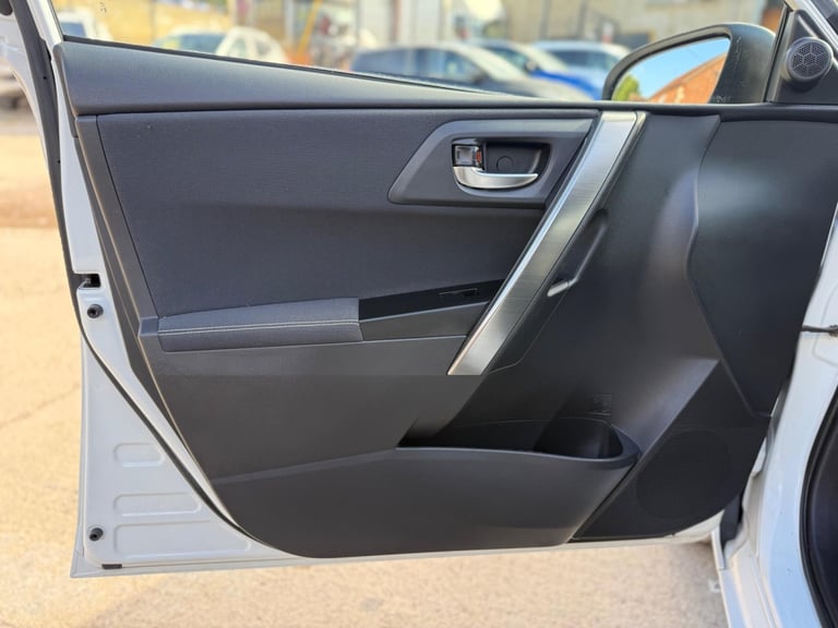 2014 Toyota Auris 1.6 V-Matic Icon Euro 5 5dr HATCHBACK Petrol Manual