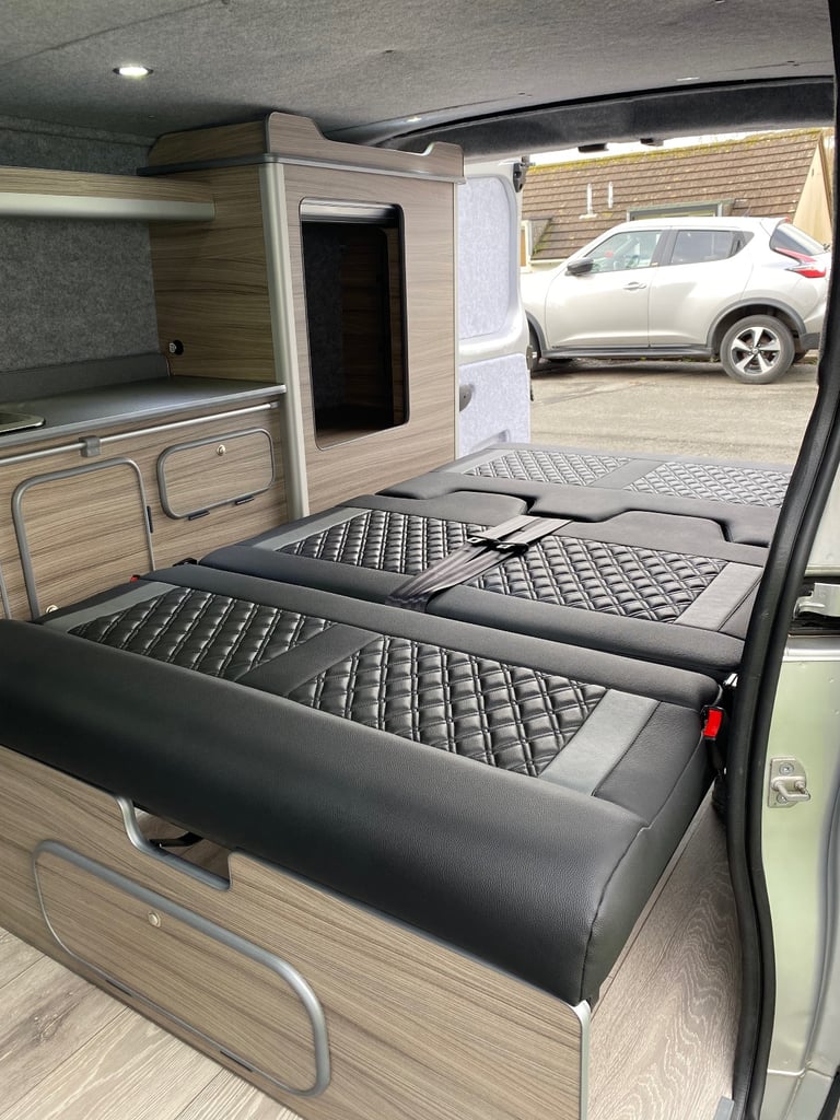 2016 RENAULT TRAFIC DAY VAN, MANUAL, 102,000 MILEAGE