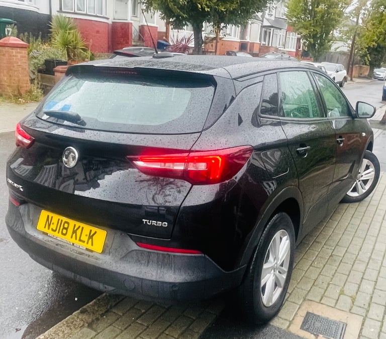 2018 Vauxhall Grandland X 1.2 Turbo SE 5dr HATCHBACK Petrol Manual