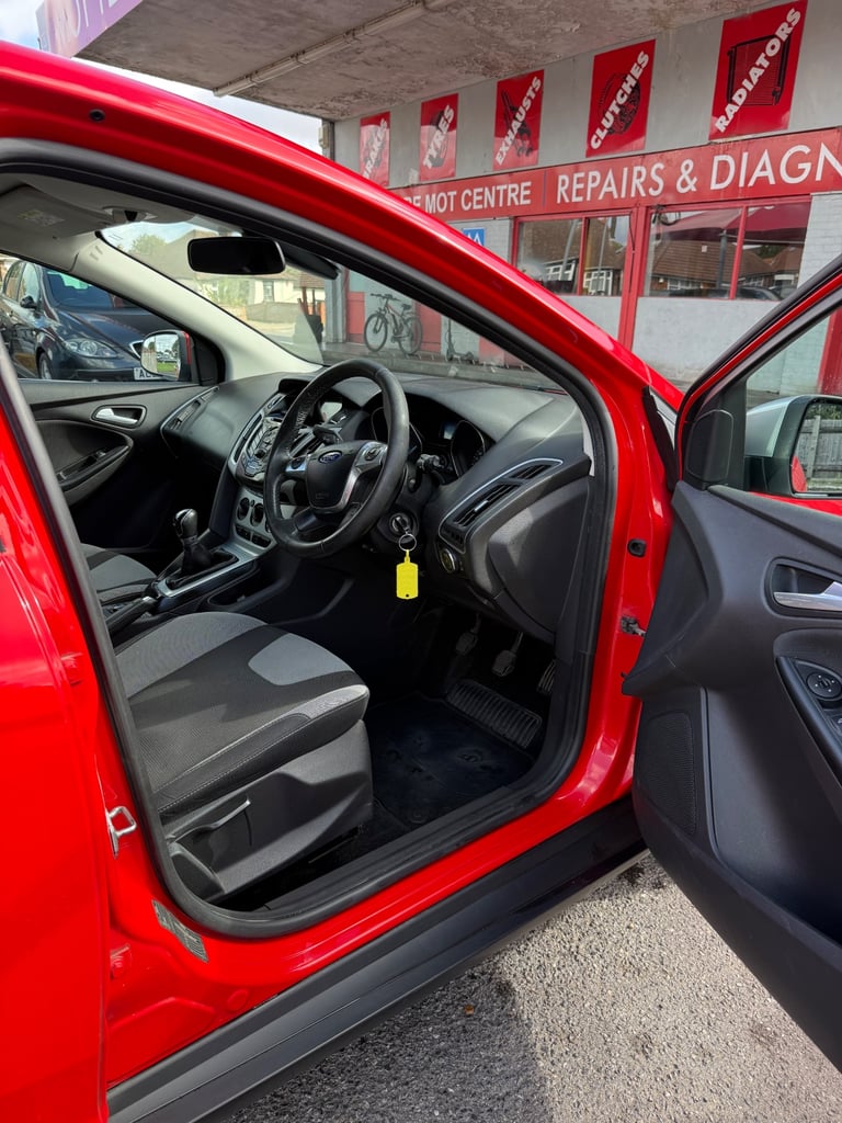 Ford, FOCUS, Hatchback, 2014, Manual, 998 (cc), 5 doors