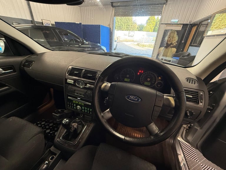 2006 Ford Mondeo 2.0 Ghia 5dr HATCHBACK Petrol Manual