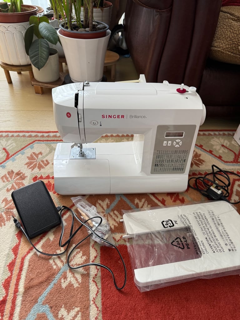  The Singer Brilliance 6180 sewing machine 