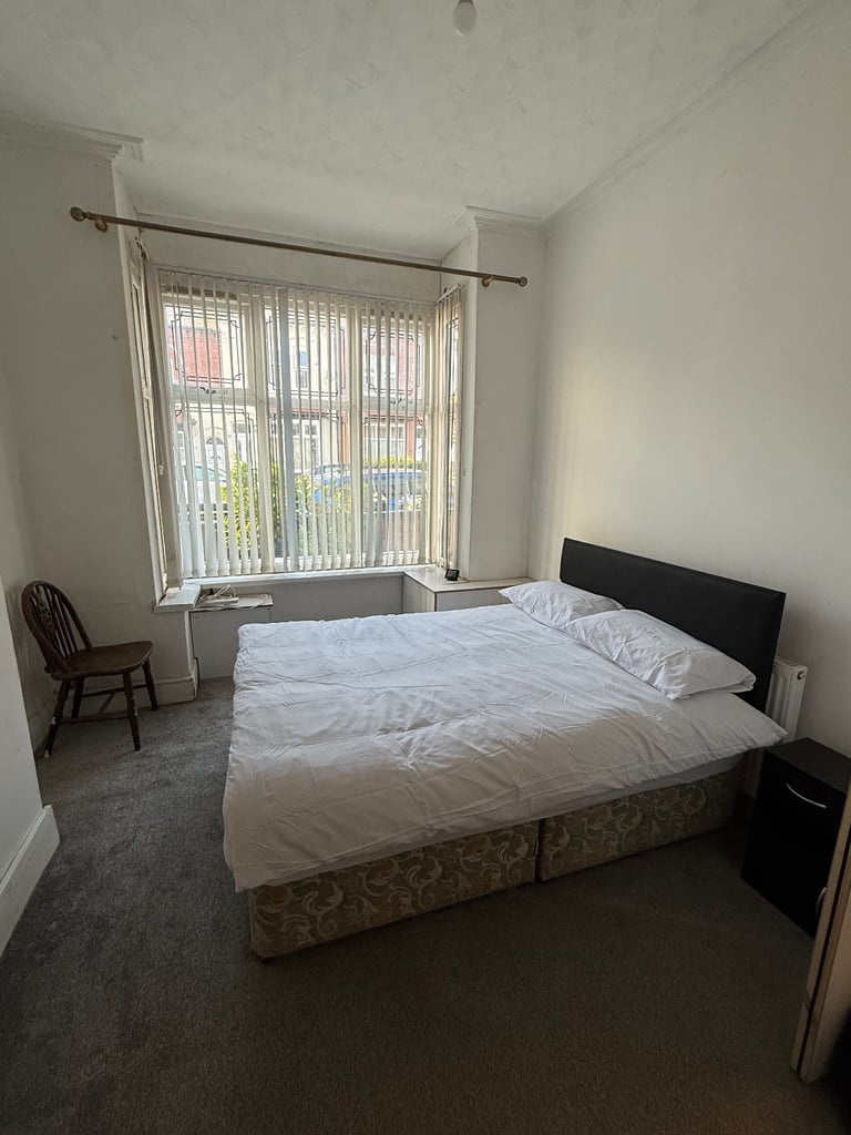 HMO Rooms to let available DSS and benefit tenants accepted. Room in shared house In Birmingham