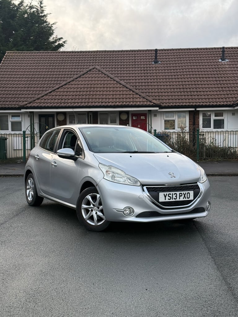 image for Peugeot, 208, Hatchback, 2013, Manual, 1199 (cc), 5 doors