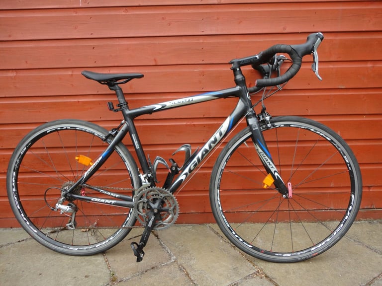 image for Giant SCR 2.0 road bike, 20 inch lightweight frame, 28 inch wheels, 27 gears, working order