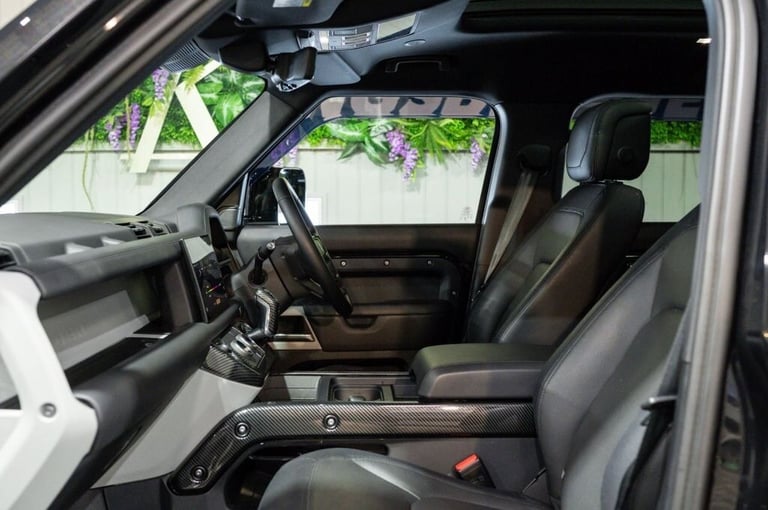 2023 Land Rover Defender 3.0 D300 MHEV X-Dynamic HSE SUV 5dr Diesel Auto 4WD Euro 6 (s/s) (300 ps...