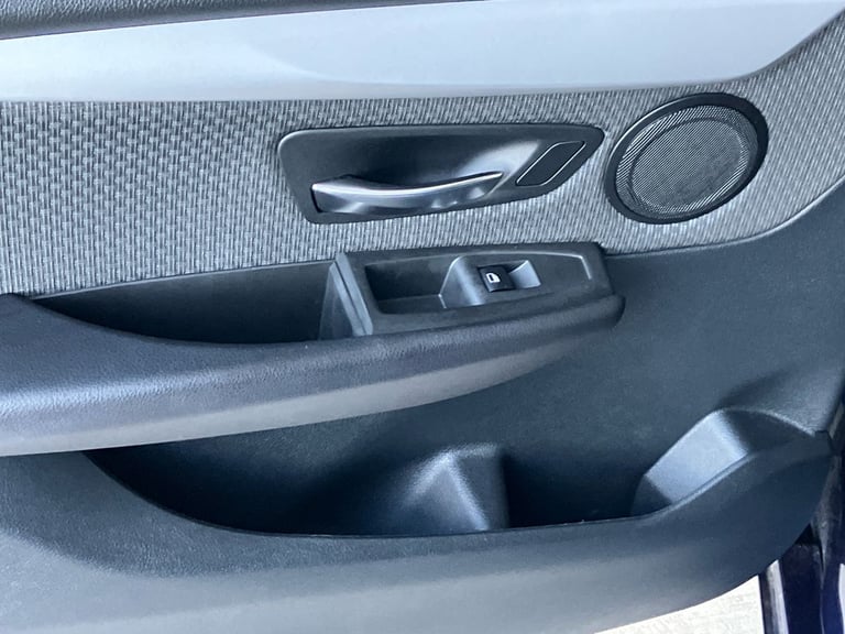 2019 BMW 2 Series 220i SE 5dr DCT Hatchback PETROL Automatic