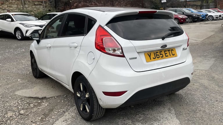 2016 Ford Fiesta 1.0 EcoBoost Zetec White 5dr HATCHBACK PETROL Manual