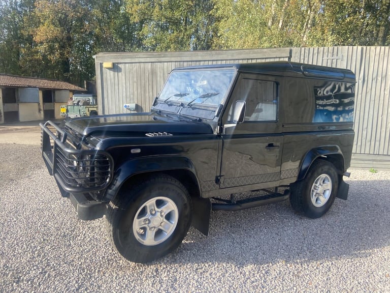  Land Rover Defender 90 2.5 TDi County Station Wagon 3dr Diesel Manual (111 bhp) Diesel Manual