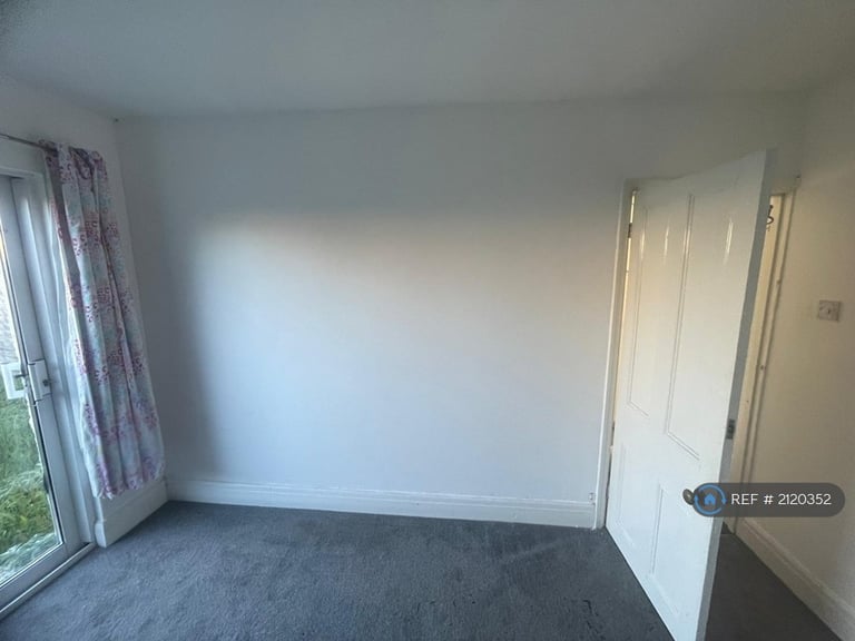 3 bedroom house in Brighton Road, Lancing/ Shoreham, BN15 (3 bed) (#2120352)