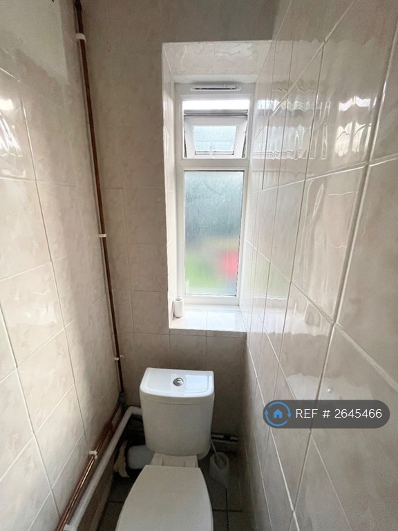1 bedroom in Shere House, London, SE1 (#2645466)