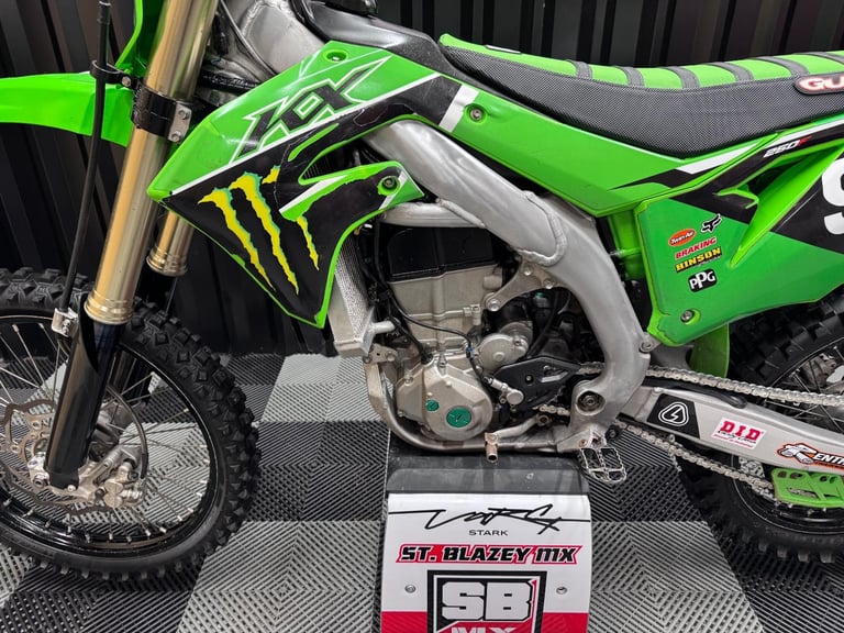 2019 KAWASAKI KXF 450 MOTO-X BIKE - 1 OWNER FROM NEW