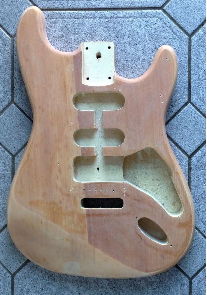 image for Strat type body and neck with tuners PROJECT £25 NO OFFERS