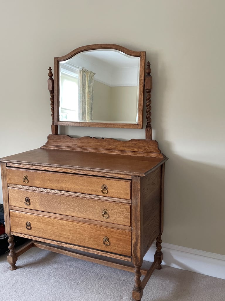image for Solid oak dressing table