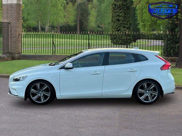 VOLVO V40 2.0 R-Design D4 2015