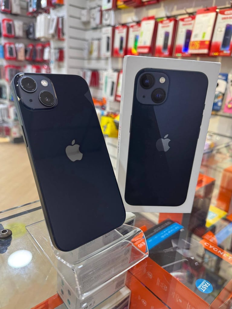 iPHONE 13 5G 128GB UNLOCKED MINT CONDITION WITH WARRANTY