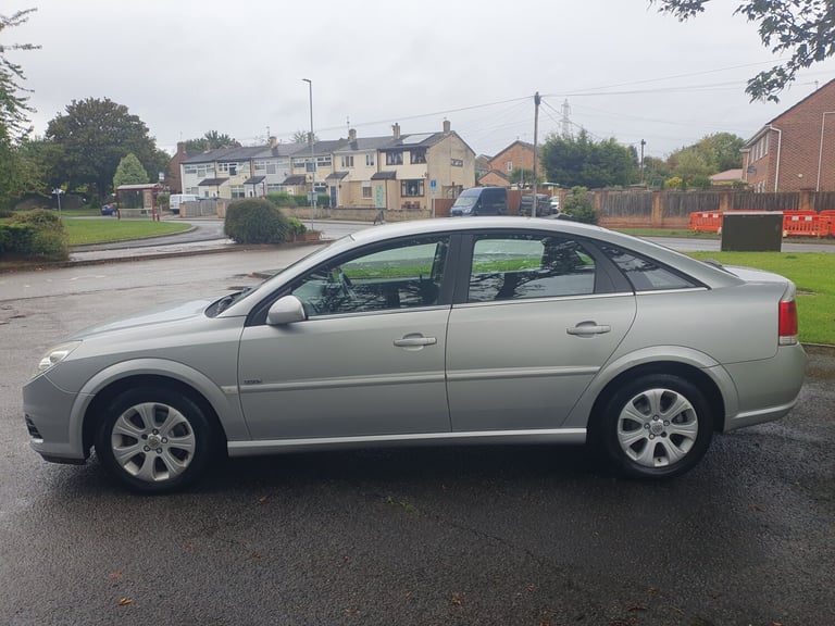 2007 Vauxhall Vectra 1.8i VVT Design 5dr HATCHBACK Petrol Manual