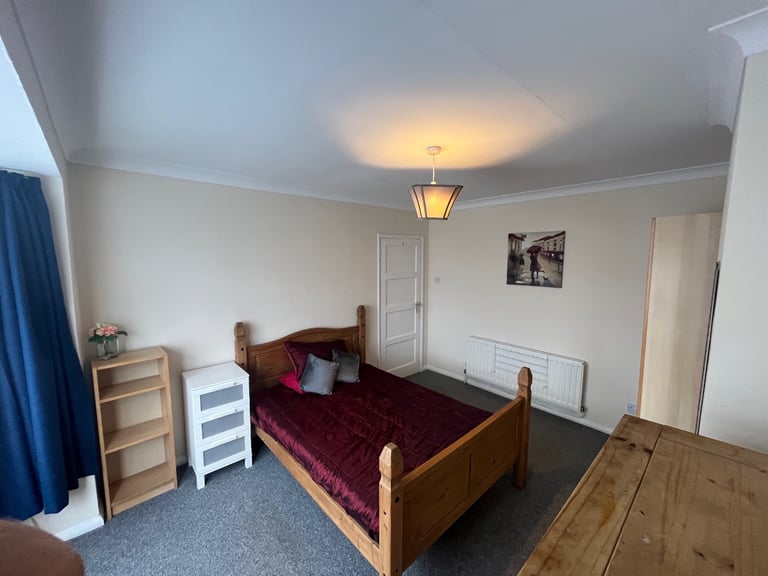 Lovely Double Room next to Freeman Hospital - No Deposit