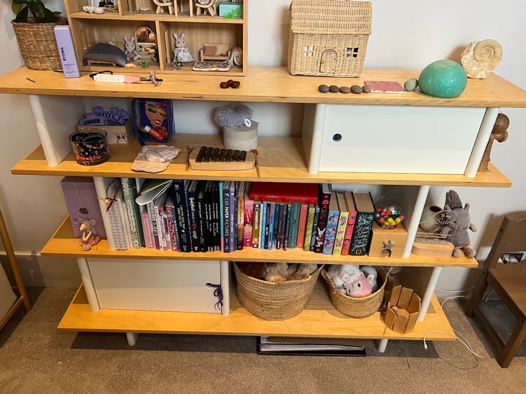 Ouef NYC Library shelves