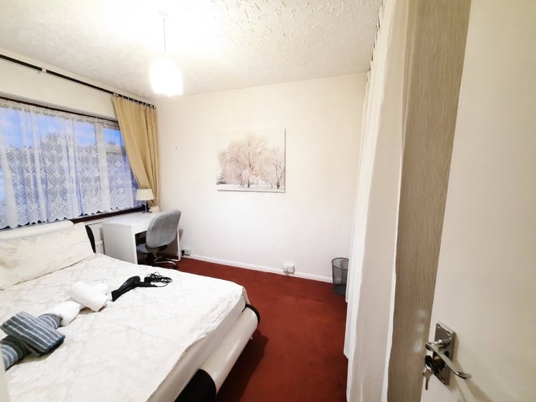 Cosy warm double room for short stay