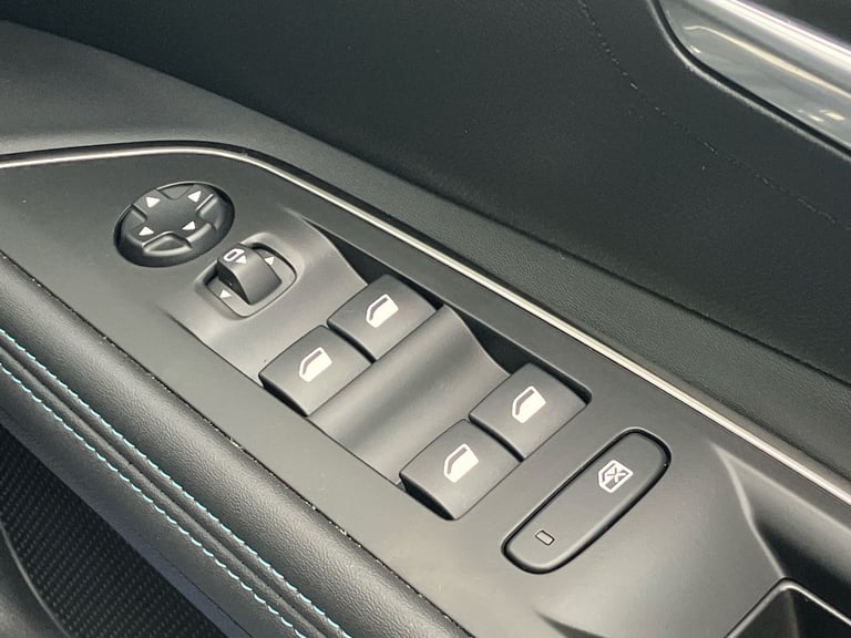 2023 Peugeot 3008 1.6 Hybrid 225 Allure Premium+ 5dr e-EAT8 Estate PETROL/ELECTRIC Automatic