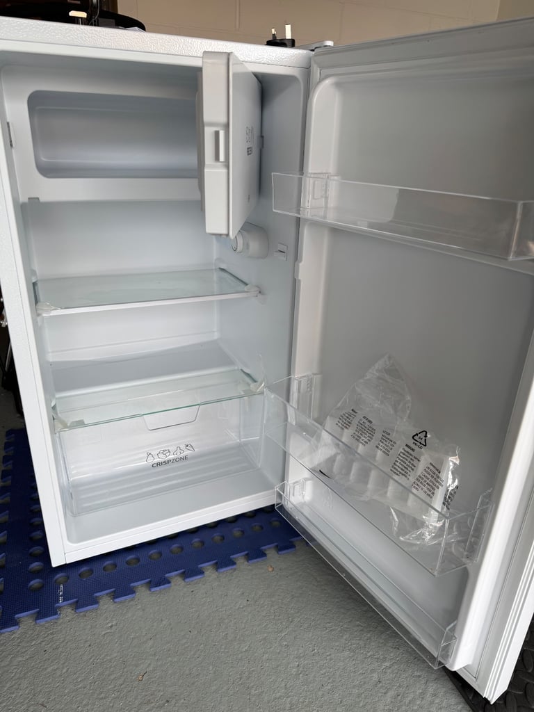 image for Fridgemaster 82L fridge, barely used