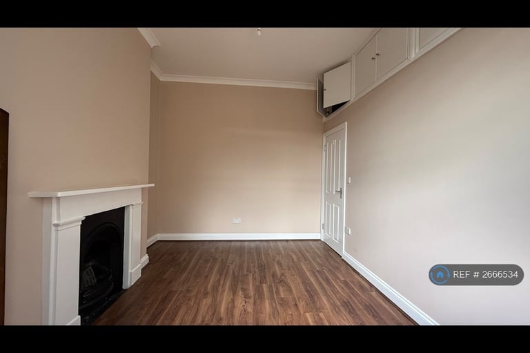 2 bedroom flat in Thistlewaite Road, London, E5 (2 bed) (#2666534)