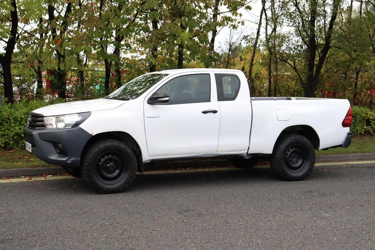 TOYOTA HILUX D4D KING CAB 4X4 PICKUP TRUCK (2017)