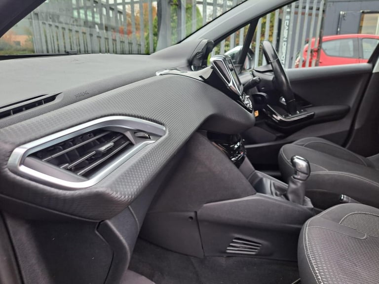 2018 Peugeot 208 1.2 PureTech Tech Edition Euro 6 (s/s) 5dr HATCHBACK Petrol Manual