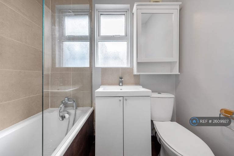 4 bedroom house in Kincaid Road, London, SE15 (4 bed) (#2609927)