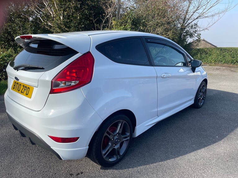 2010 Ford Fiesta 1.6 Zetec S 3dr HATCHBACK Petrol Manual